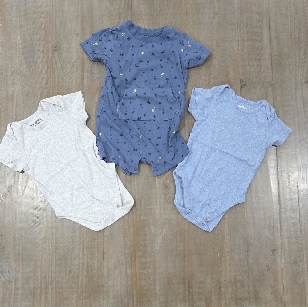 Set of Three Baby - One-Piece Baby Romper and 2 Onesies #E2509-0119